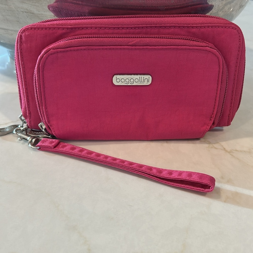 Baggallini Pink Clutch Wristlet